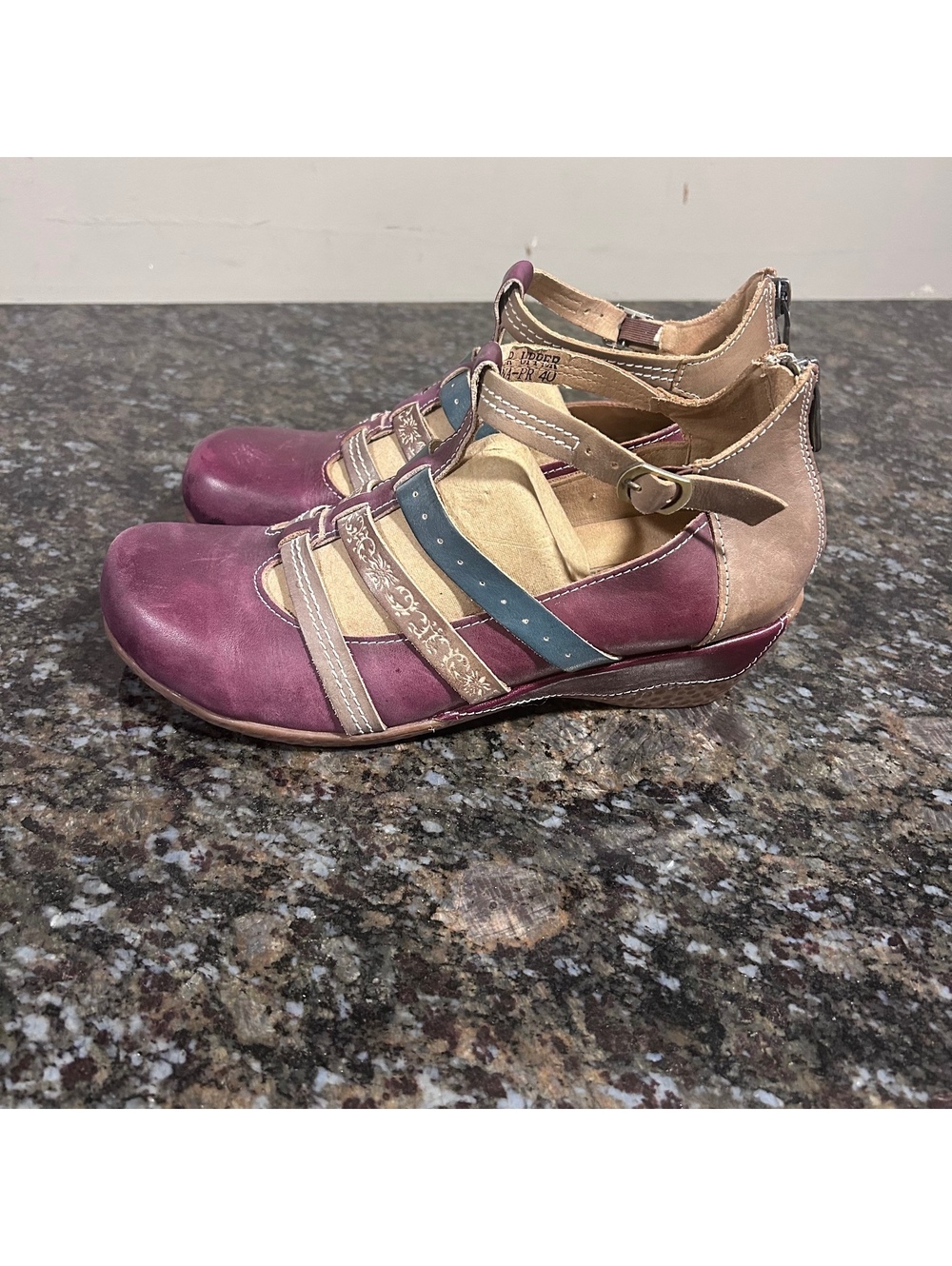 L’Artiste Spring Step Yulianna Closed Toe Leather Mary Jane Shoe EU 40 US 9